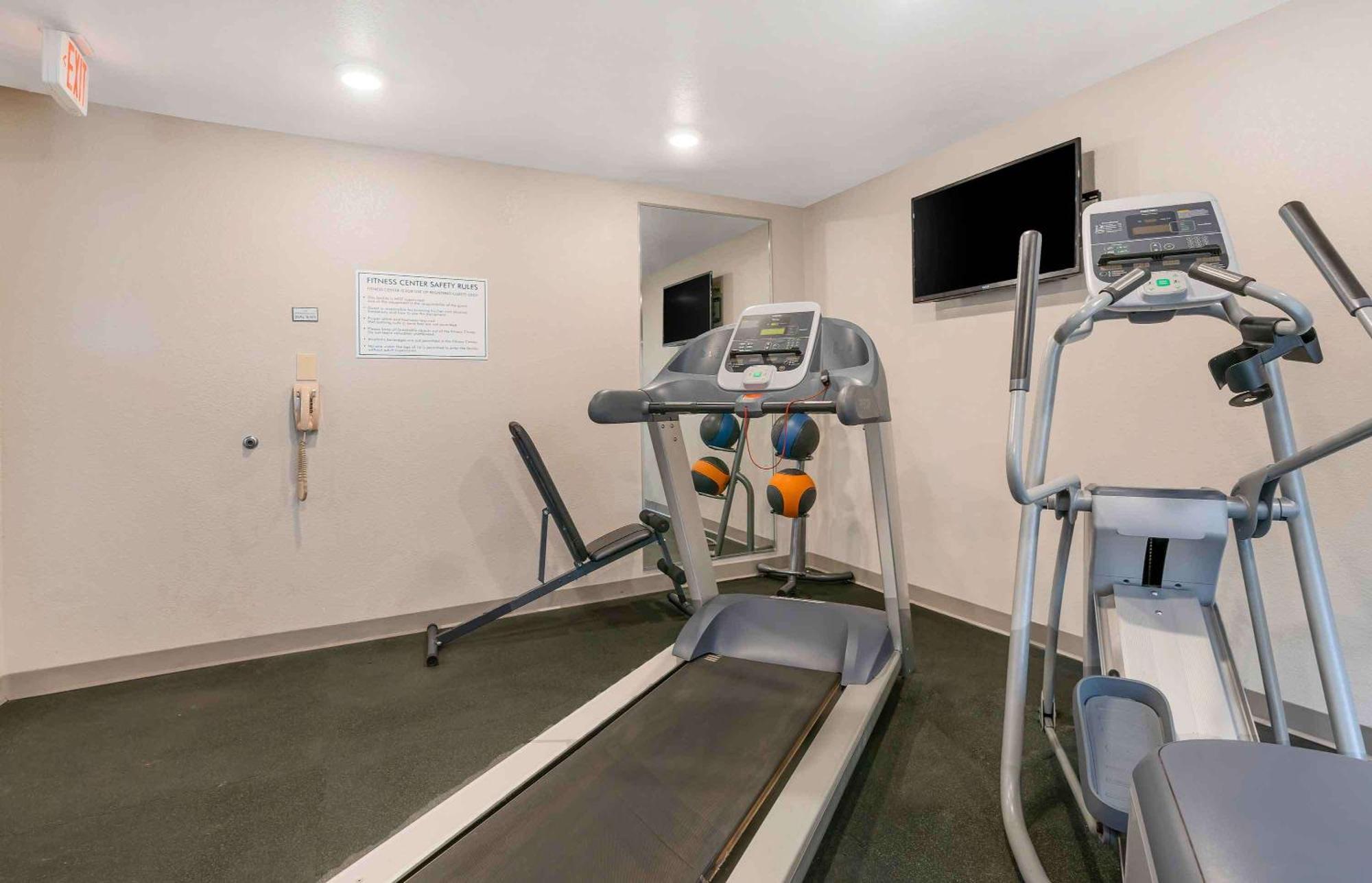 Extended Stay America Select Suites - Louisville - Airport Екстер'єр фото