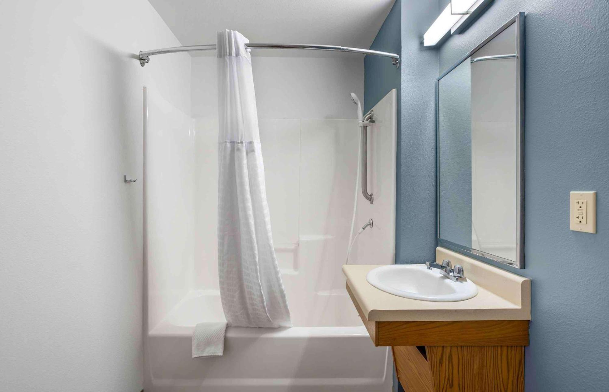 Extended Stay America Select Suites - Louisville - Airport Екстер'єр фото