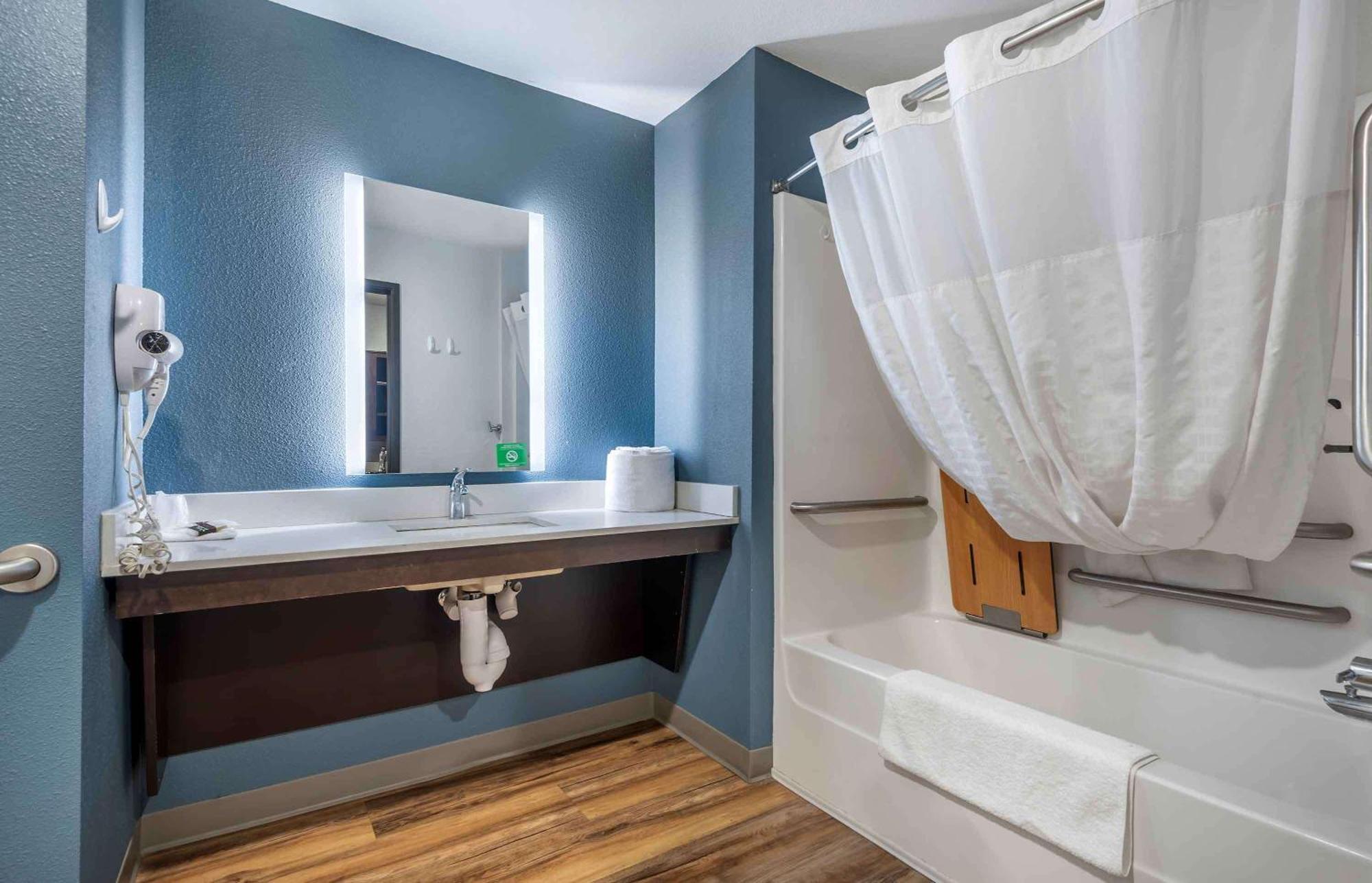 Extended Stay America Select Suites - Louisville - Airport Екстер'єр фото
