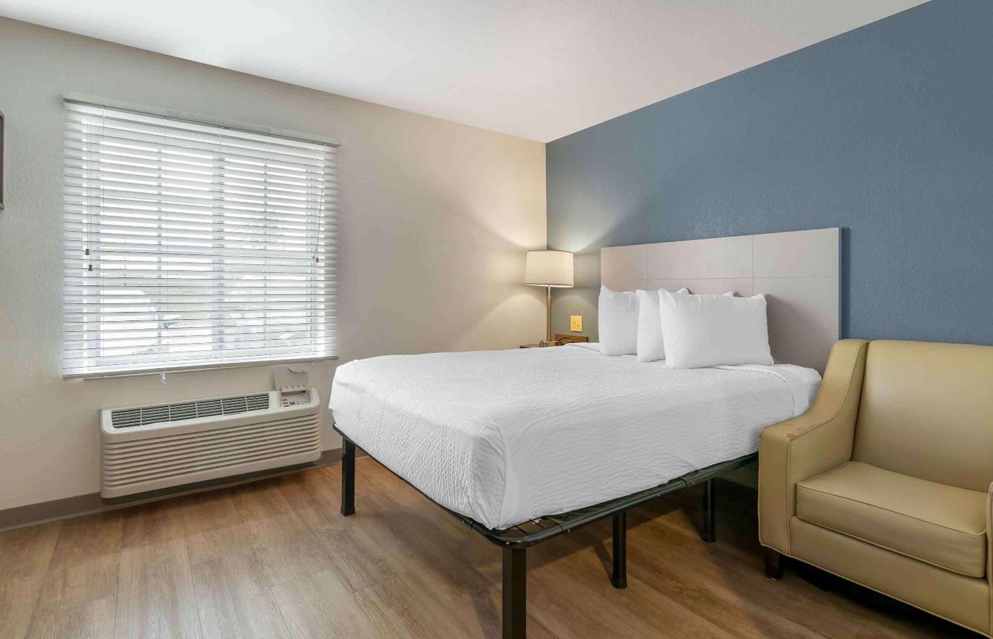 Extended Stay America Select Suites - Louisville - Airport Екстер'єр фото