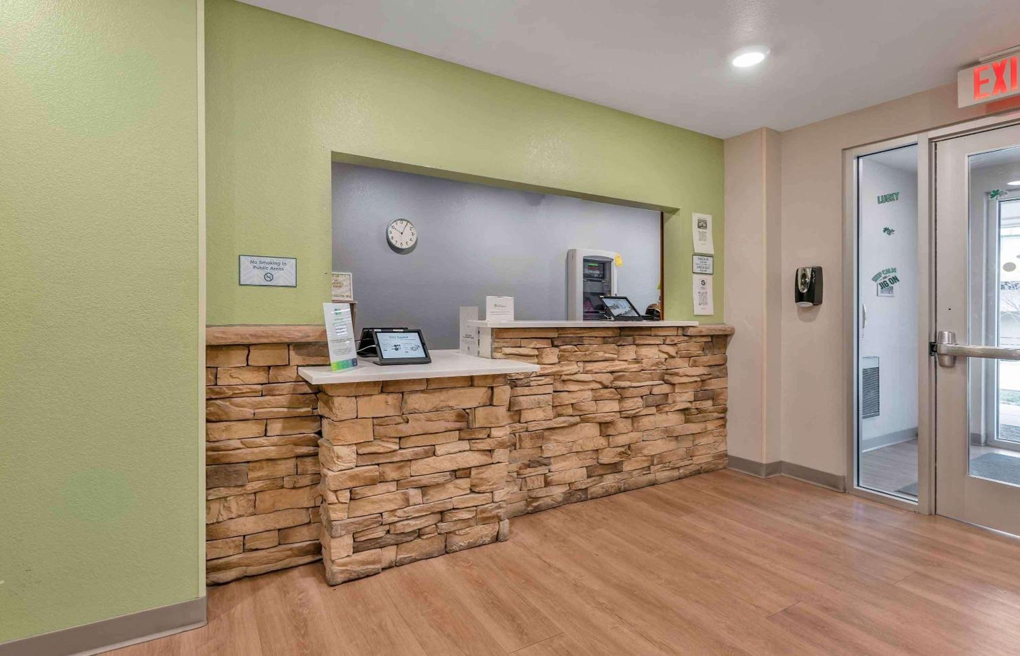 Extended Stay America Select Suites - Louisville - Airport Екстер'єр фото