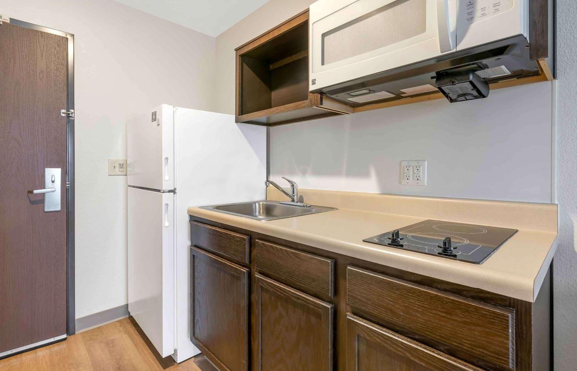 Extended Stay America Select Suites - Louisville - Airport Екстер'єр фото