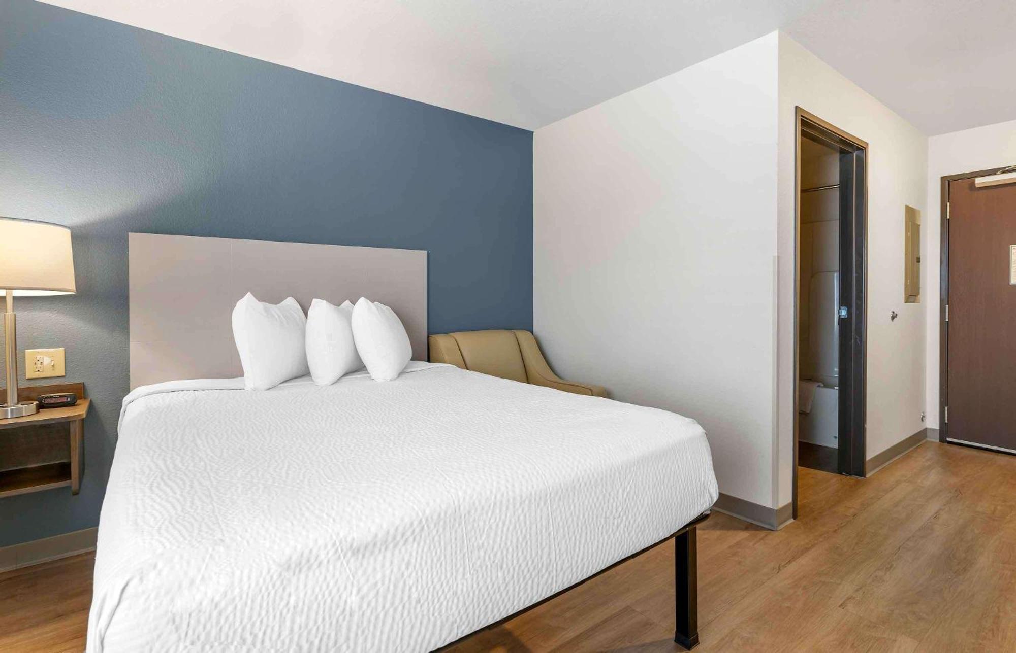 Extended Stay America Select Suites - Louisville - Airport Екстер'єр фото