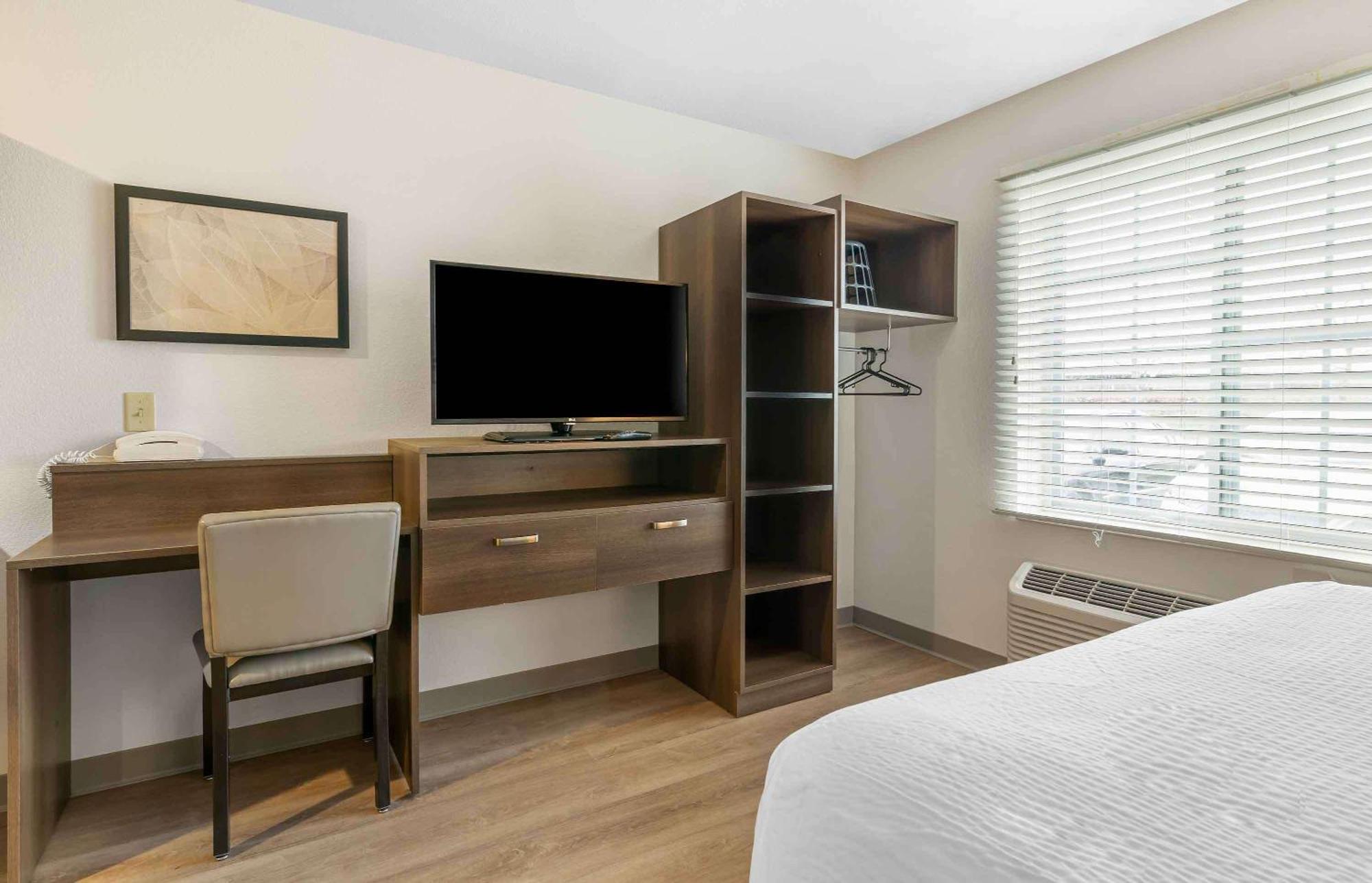 Extended Stay America Select Suites - Louisville - Airport Екстер'єр фото